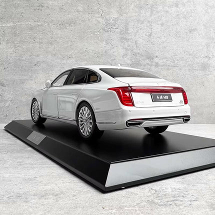 Hongqi H9 Luxury Sedan White 1:18 Diecast Model Car - collectible scale model car