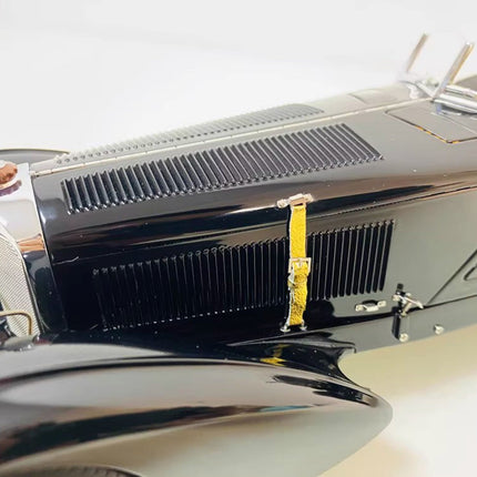 CMC Mercedes-Benz SSK Gift Set Black 1:18 Diecast Model Car - showroom-quality model replica
