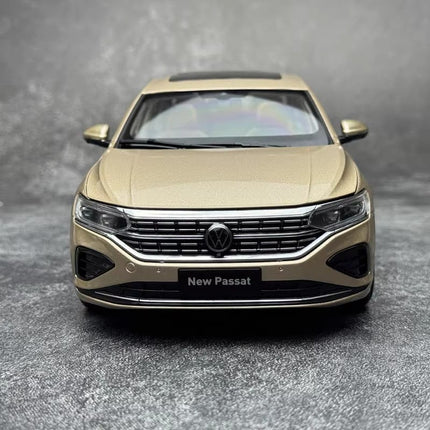 YX Car Model SAIC Volkswagen Passat 2022 Gold 1:18 Diecast Model Car - fine detailed model replica