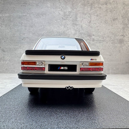 Qriginal BMW M5 1:18 Resin Model Car - detailed die-cast style model
