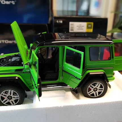 AutoArt Mercedes-Benz G500 4x4² 2016 Green 1:18 Diecast Model Car - premium collector scale model