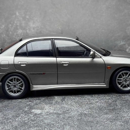 Motorhelix Mitsubishi Lancer EVO 4th Generation Silver 1:18 Diecast Model Car - detailed die-cast style model