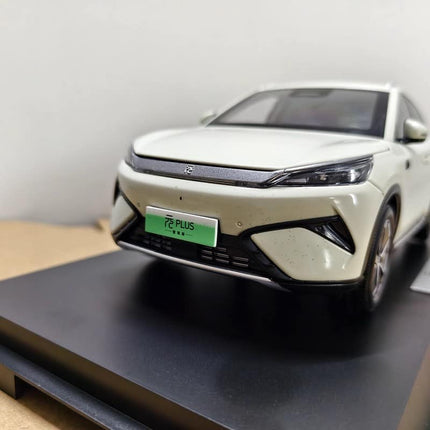 YX Car Model BYD Yuan PLUS 2018 Sweet Porcelain White 1:18 Diecast Model Car - premium collector scale model