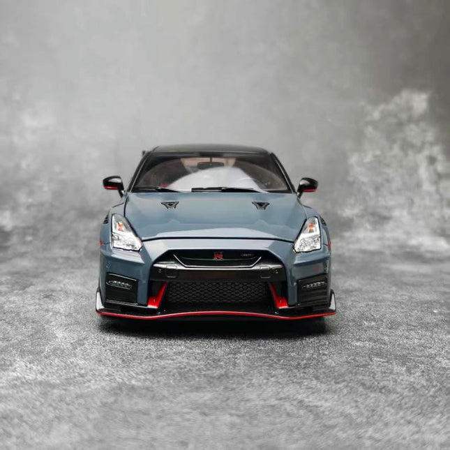 PUDIE Nissan GT-R NISMO R35 2022 Grey 1:18 Diecast Model Car - studio product photo of the scale model