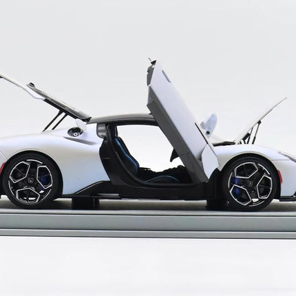 BBR Limited Edition Maserati MC20 White 1:18 Diecast Model Car - showroom-quality model replica