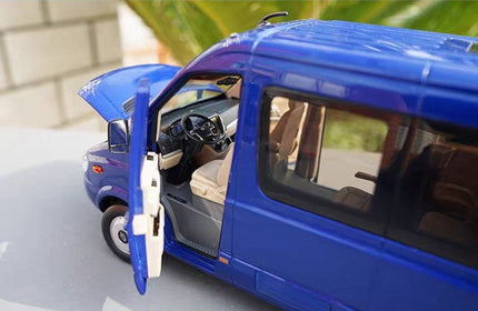 Yangtze Yisheng (e.Glory) Bus Blue with Lights and 1:24 Diecast Model Bus - scale replica for enthusiasts