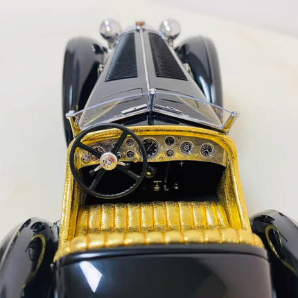 CMC Mercedes-Benz SSK Gift Set Black 1:18 Diecast Model Car - collector edition scale model