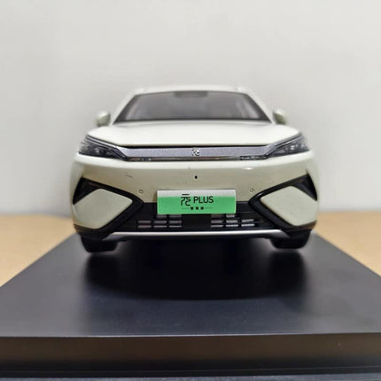 YX Car Model BYD Yuan PLUS 2018 Sweet Porcelain White 1:18 Diecast Model Car - studio product photo of the scale model