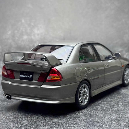 Motorhelix Mitsubishi Lancer EVO 4th Generation Silver 1:18 Diecast Model Car - collector edition scale model