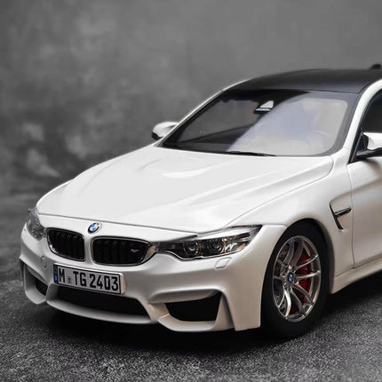 Paragon BMW M4 F82 White 1:18 Diecast Model Car - fine detailed model replica