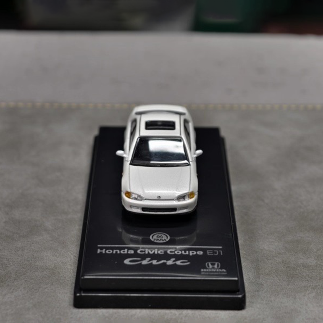 Para64 Honda Civic Si 1999 White 1:64 Diecast Model Car - studio product photo of the scale model