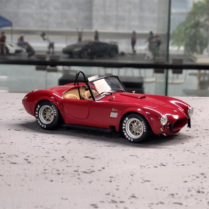Minichamps Mercedes-Benz SLK R172 2011 Silver Metallic 1:18 Diecast Model Car - detailed die-cast style model