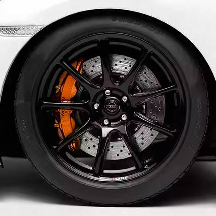 Motorhelix Nissan GT-R R35 Track Edition 1:18 Diecast Model Car - detailed model car replica