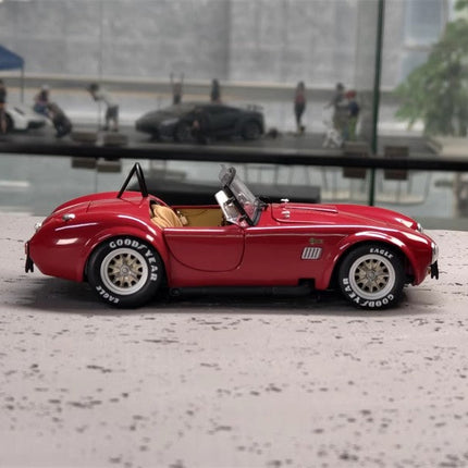 Minichamps Mercedes-Benz SLK R172 2011 Silver Metallic 1:18 Diecast Model Car - collector edition scale model