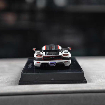 AutoArt Koenigsegg One:1 White 1:64 Resin Model Car - scale model for display