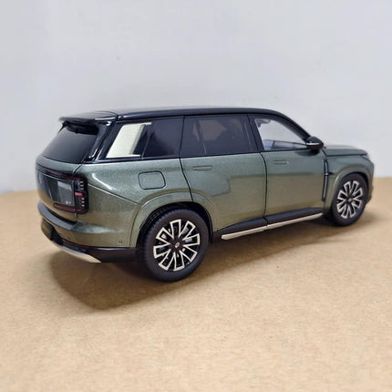 GAC Trumpchi Xiangwang S7 2025 OEM White 1:18 Diecast Model Car - premium collector scale model
