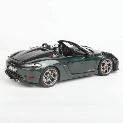 Norev Porsche 718 Spyder RS Weissach Pack 1:18 Diecast Model Car - fine detailed model replica