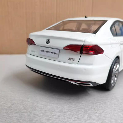 YX Car Model Volkswagen Bora Black 1:18 Diecast Model Car - scale model for display