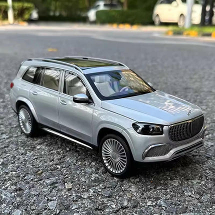 Paragon Mercedes-Maybach GLS 600 1:18 Diecast Model Car - studio product photo of the scale model