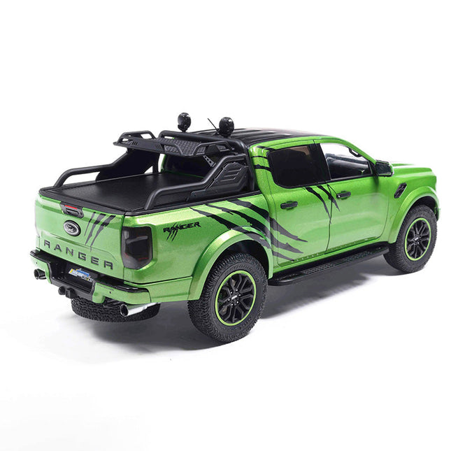 Solido Ford Ranger Raptor 2024 Metallic Green Pickup 1:18 Diecast Model Pickup - studio product photo of the scale model