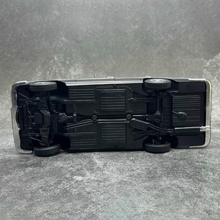 Norev Mercedes-Benz 280 SE 1968 (W108) Black 1:18 Diecast Model Car - scale model collectible piece