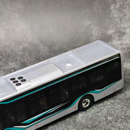 Model Car Planet Higer Azure Bus with Lights 1:42 Diecast Model Bus - collector edition scale model