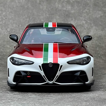 Solido Alfa Romeo Giulia GTA 2019 Red 1:18 Diecast Model Car - detailed die-cast style model