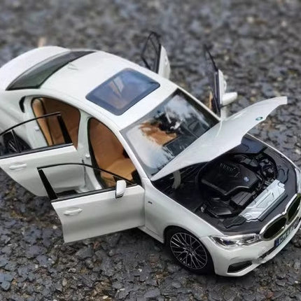 Norev BMW 330i G20 2019 White 1:18 Diecast Model Car - scale model collectible piece