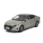 Paudi Nissan Altima Silver 1:18 Diecast Model Car - detailed collector display model