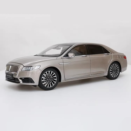 Original Manufacturer Lincoln Continental White 1:18 Diecast Model Car - collectible scale model car