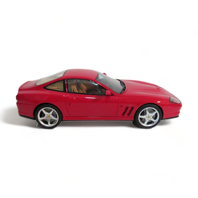 GT Spirit Ferrari 550 Maranello 1:18 Red Resin Model Car - studio product photo of the scale model