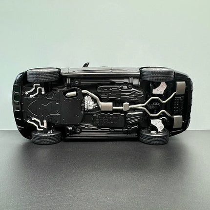 Whelart Land Rover Range Rover Sport Black 1:18 Diecast Model Car - detailed model car replica