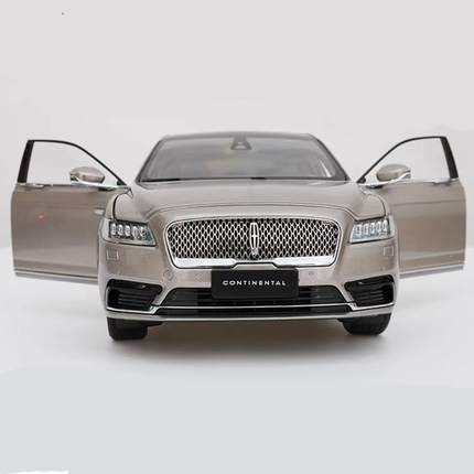 Original Manufacturer Lincoln Continental White 1:18 Diecast Model Car - fine detailed model replica