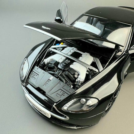 AutoArt Aston Martin V12 Vantage S 1:18 Diecast Model Car - detailed model car replica