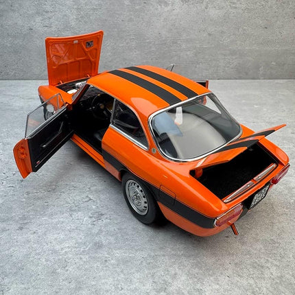 Norev Alfa Romeo 2000 GTV 1973 – Classic Italian Coupe 1:18 Diecast Model Car - collector edition scale model