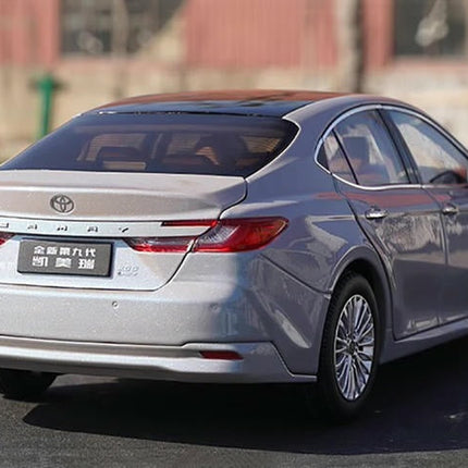 YX Car Model Toyota Camry 2024 9th Generation 1:18 Diecast Model Car - premium collector scale model