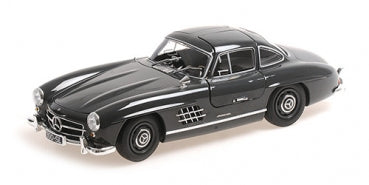 1:18 scale black Mercedes-Benz 300SL diecast model car with gullwing doors closed