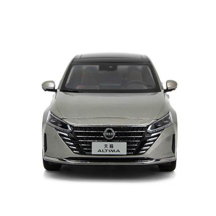 Paudi Nissan Altima Silver 1:18 Diecast Model Car - collectible scale model car