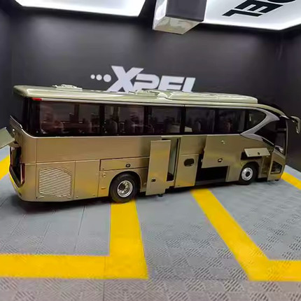 Original Factory Xiamen King Long XML6129 Coach Bus Navigator 1:42 Diecast Model Bus - collector edition scale model