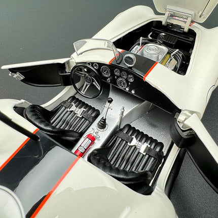 YX Car Model Shelby Cobra 427 S/C White No. 91 1:18 Diecast Model Car - collector edition scale model