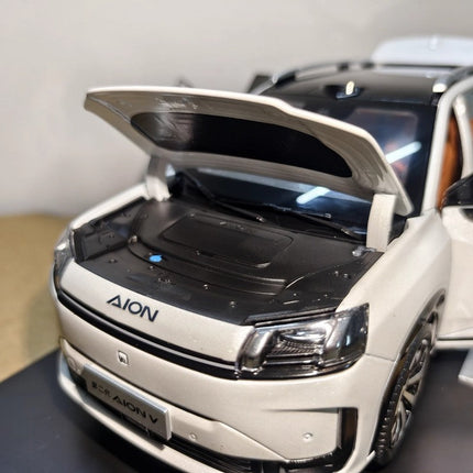 GAC Original Aion V White 1:18 Diecast Model Car - scale model for display