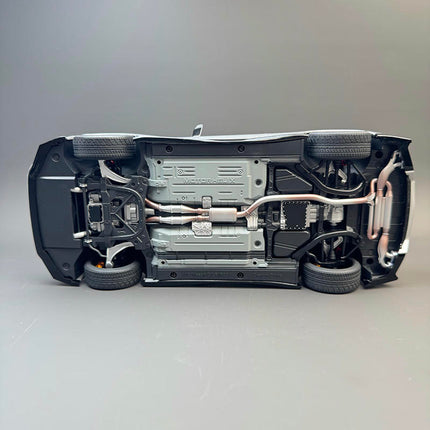 Motorhelix Nissan GT-R R35 Track Edition 1:18 Diecast Model Car - hand-finished display model