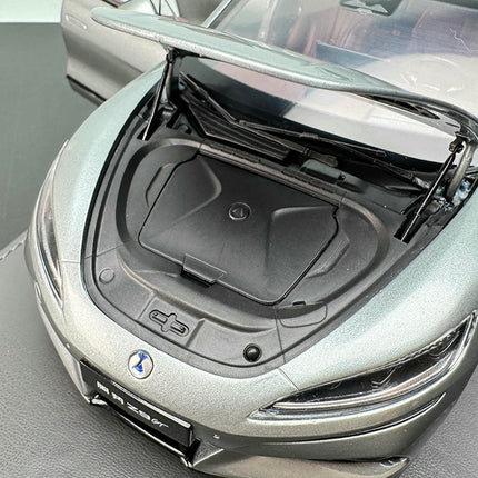 YX Car Model BYD Denza Z9 GT 1:18 Diecast Model Car - detailed die-cast style model
