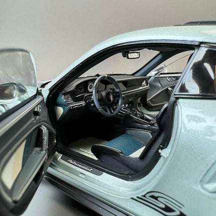 Minichamps Porsche 911 GT3 RS 1:18 Diecast Model Car - hand-finished display model