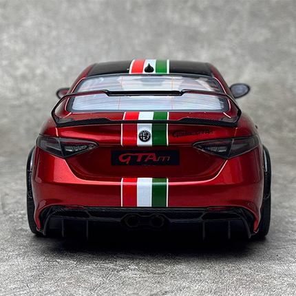 Solido Alfa Romeo Giulia GTA 2019 Red 1:18 Diecast Model Car - detailed model car replica