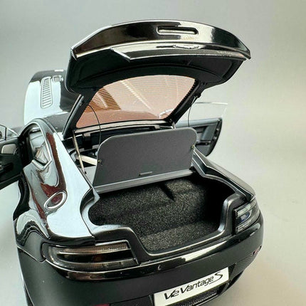 AutoArt Aston Martin V12 Vantage S 1:18 Diecast Model Car - scale model collectible piece