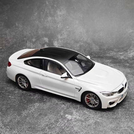 Paragon BMW M4 F82 White 1:18 Diecast Model Car - scale model for display