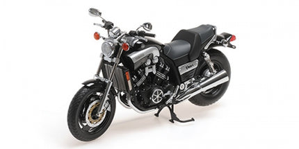 1:18 scale diecast model motorcycle, black and silver, detailed classic design