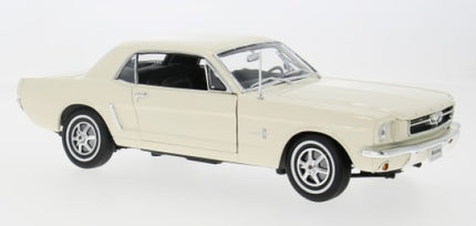 1:18 scale white diecast classic car model with chrome wheels and detailed interior