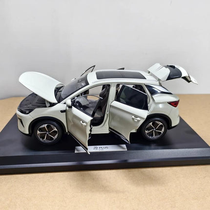 YX Car Model BYD Yuan PLUS 2018 Sweet Porcelain White 1:18 Diecast Model Car - detailed die-cast style model